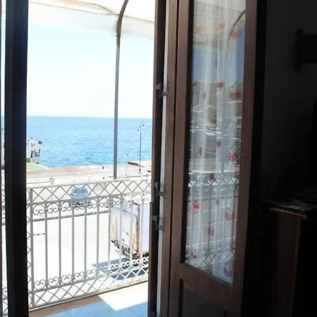 Der Balkon Mit Blick Auf Das Meer Ab 904 Apartment *